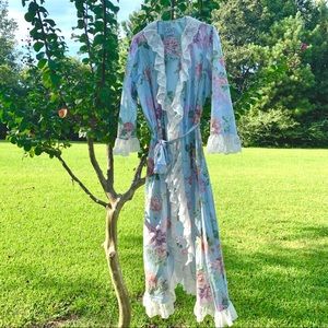 Vintage cottage core bath robe